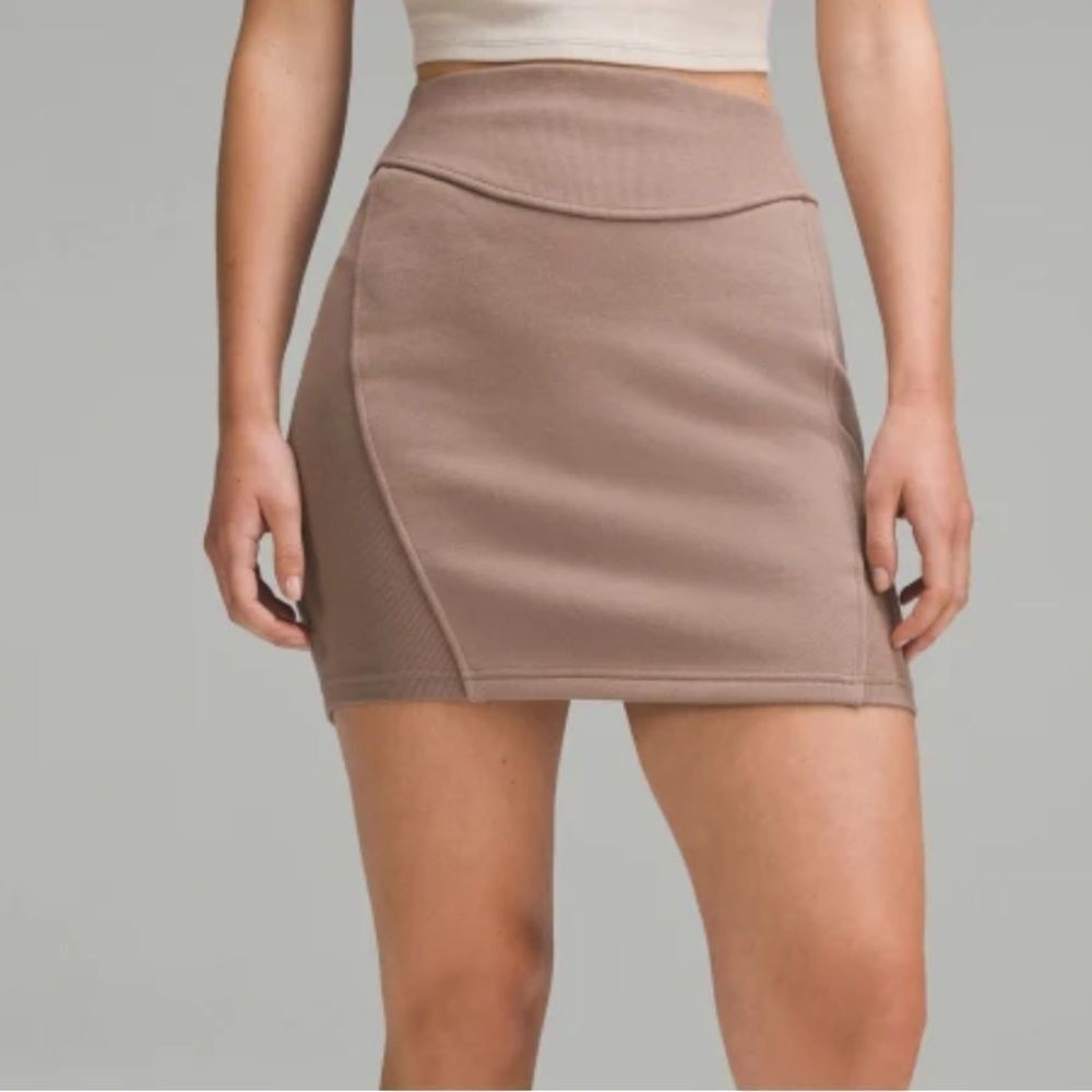lululemon athletica Scuba High-Rise Mini Skirt - Taupe Mini Skirt small